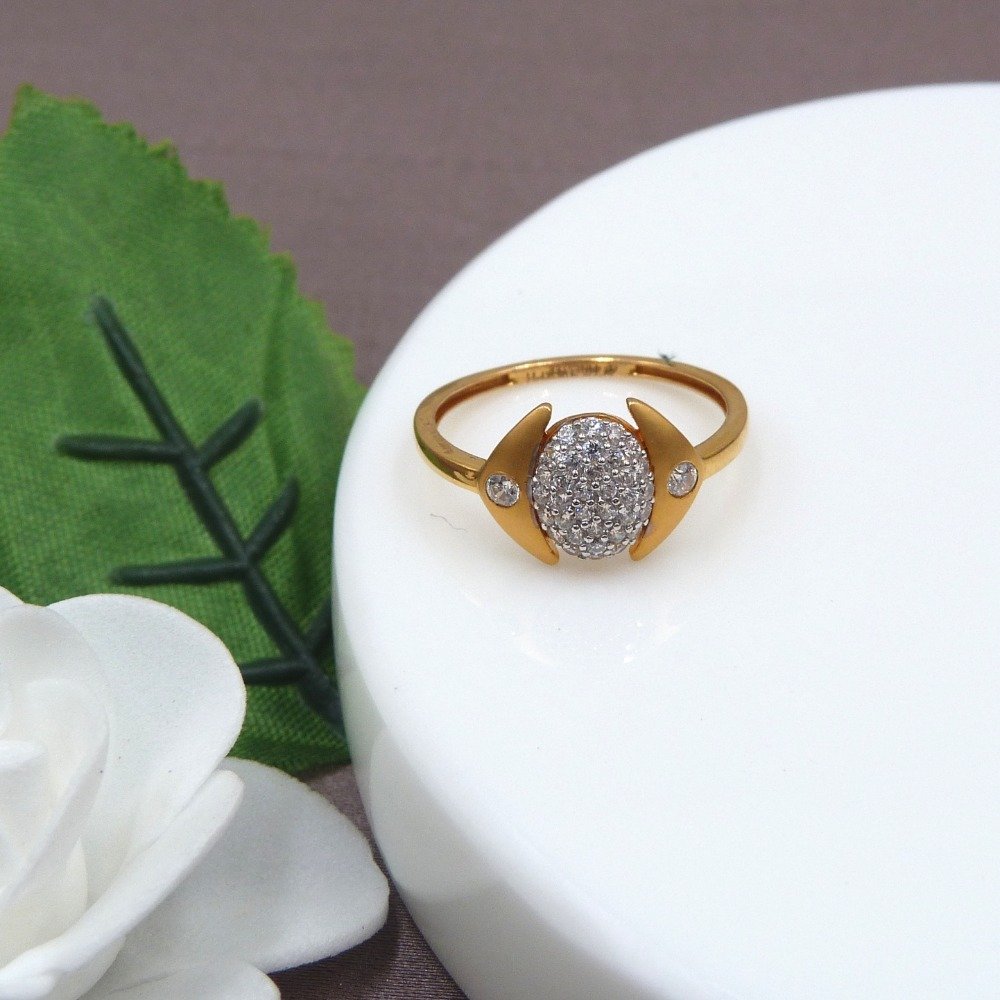 Fancy Circle 22k Gold Lady Ring