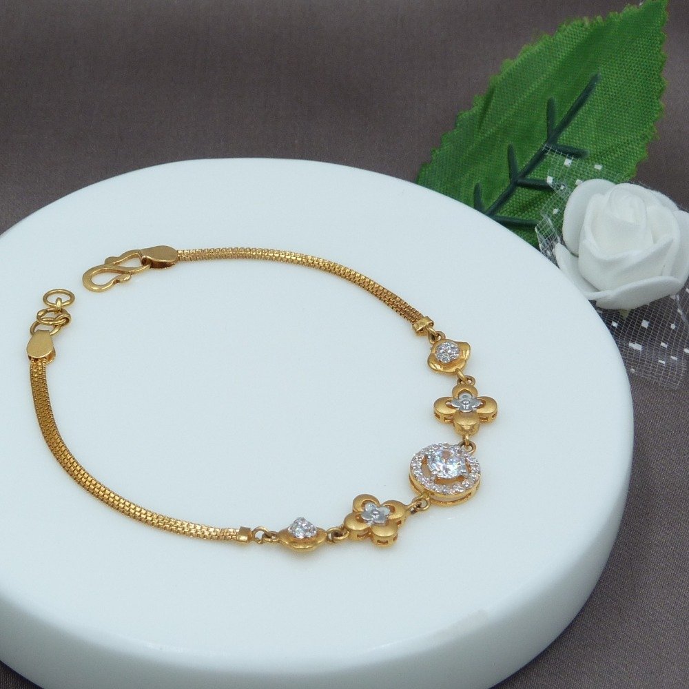 Solitaire Fancy Ladies Bracelet 22k Gold