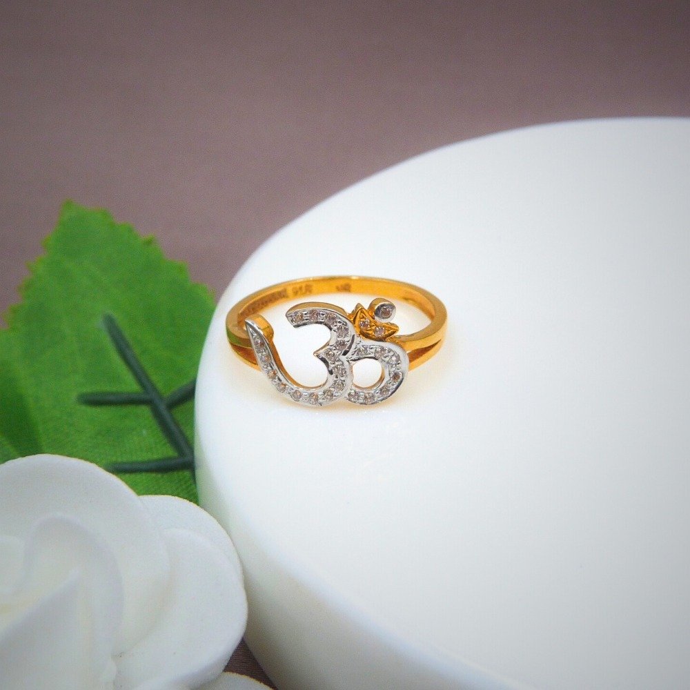 oM CZ Lady Ring 22k Gold